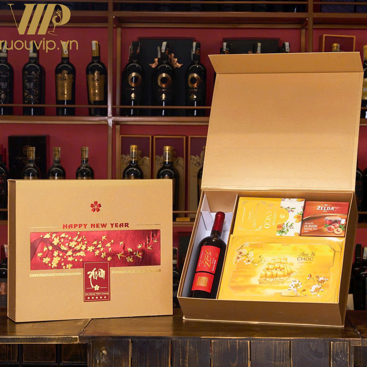 hop-qua-tet-ruou-vang-2025-qt01